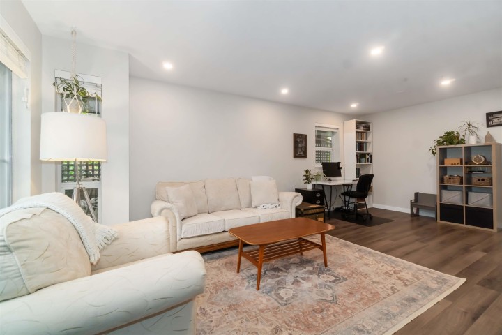 Photo 10 at 310 - 1000 Bowron Court, Roche Point, North Vancouver