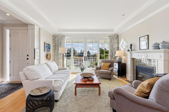 Photo 2 at 458 E 21st Street, Boulevard, North Vancouver