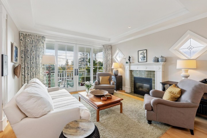 Photo 3 at 458 E 21st Street, Boulevard, North Vancouver