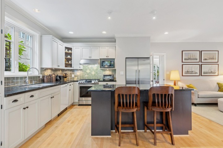 Photo 10 at 458 E 21st Street, Boulevard, North Vancouver