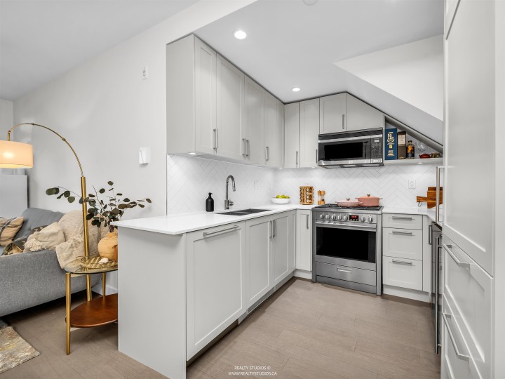 Photo 10 at 3177 Quebec Street, Mount Pleasant VE, Vancouver East