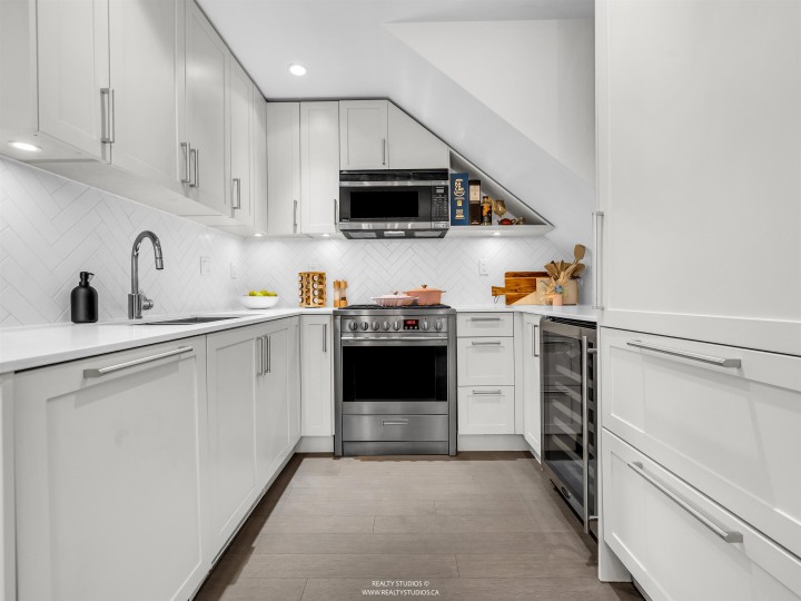 Photo 11 at 3177 Quebec Street, Mount Pleasant VE, Vancouver East