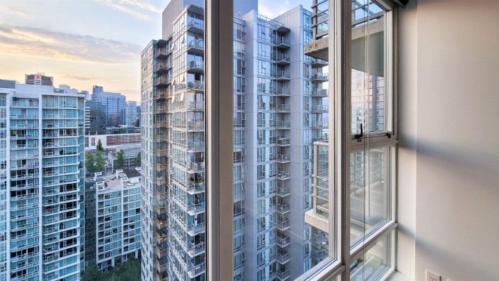 Photo 15 at 2506 - 111 W Georgia Street, Downtown VW, Vancouver West