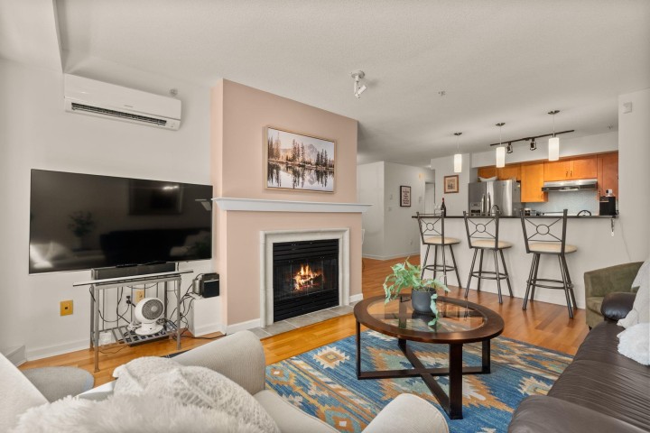 Photo 3 at 308 - 2161 W 12th Avenue, Kitsilano, Vancouver West