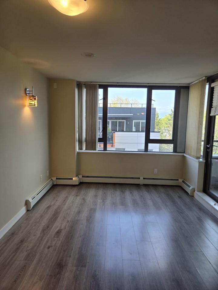 Photo 6 at 512 - 2689 Kingsway, Collingwood VE, Vancouver East