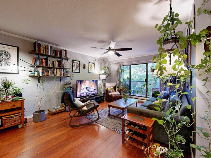 Photo 1 at 201 - 2222 Prince Edward Street, Mount Pleasant VE, Vancouver East