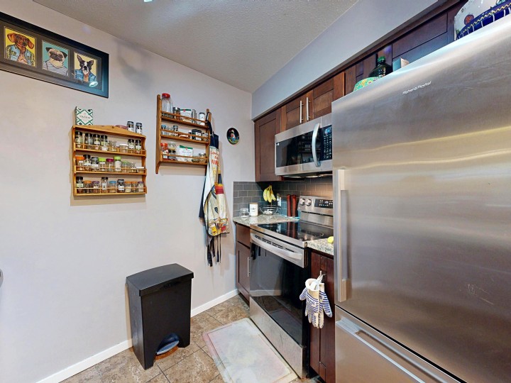 Photo 5 at 201 - 2222 Prince Edward Street, Mount Pleasant VE, Vancouver East