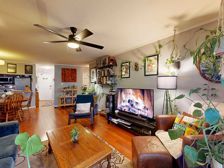 Photo 10 at 201 - 2222 Prince Edward Street, Mount Pleasant VE, Vancouver East