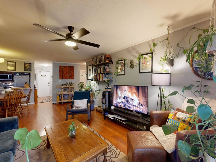 Photo 8 at 201 - 2222 Prince Edward Street, Mount Pleasant VE, Vancouver East