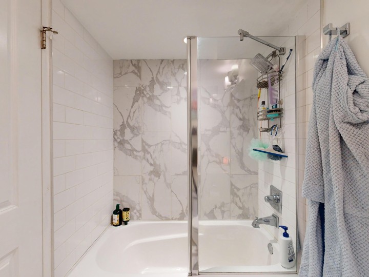 Photo 21 at 201 - 2222 Prince Edward Street, Mount Pleasant VE, Vancouver East