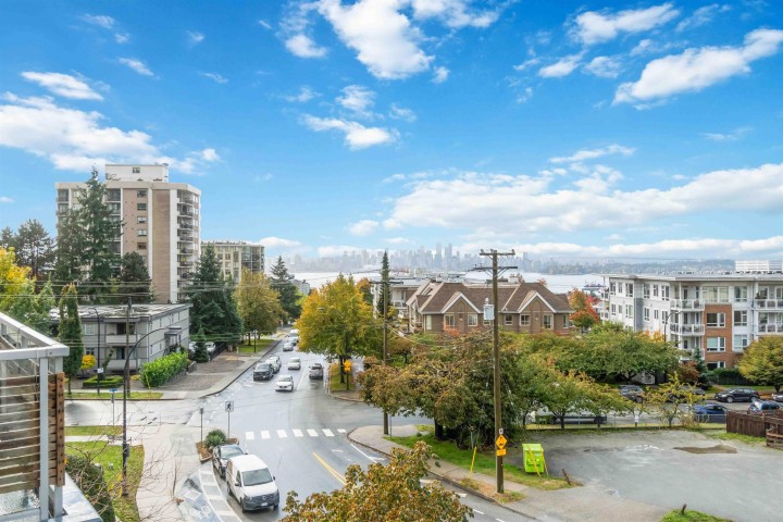 Photo 3 at PH4 - 1288 Chesterfield Avenue, Central Lonsdale, North Vancouver