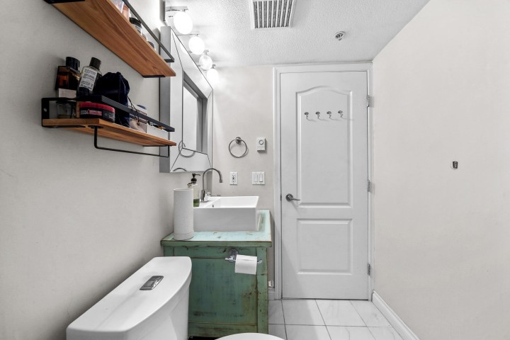 Photo 17 at 3068 W 4th Avenue, Kitsilano, Vancouver West