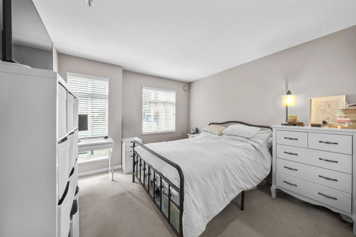 Photo 14 at 3068 W 4th Avenue, Kitsilano, Vancouver West