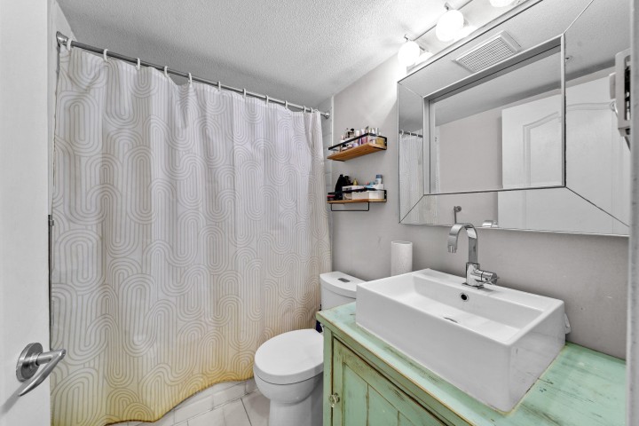 Photo 18 at 3068 W 4th Avenue, Kitsilano, Vancouver West