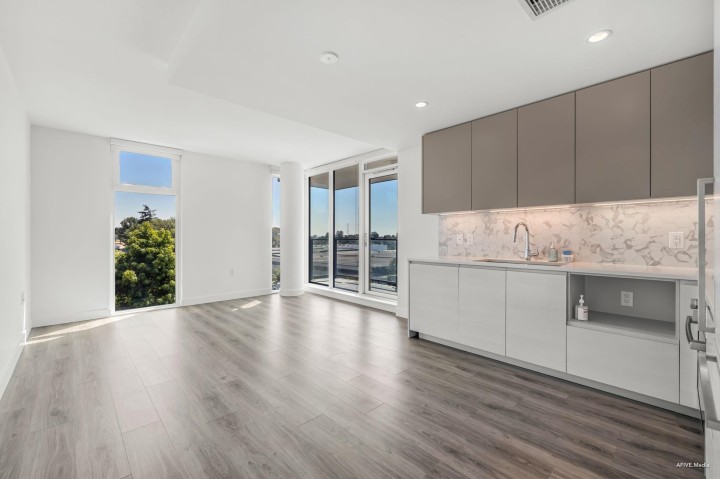 Photo 5 at 406 - 8181 Chester Street, South Vancouver, Vancouver East