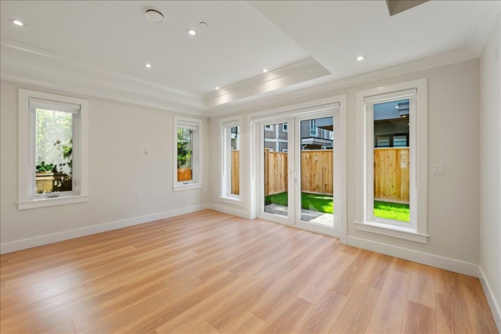 Photo 6 at 4852 Slocan Street, Collingwood VE, Vancouver East