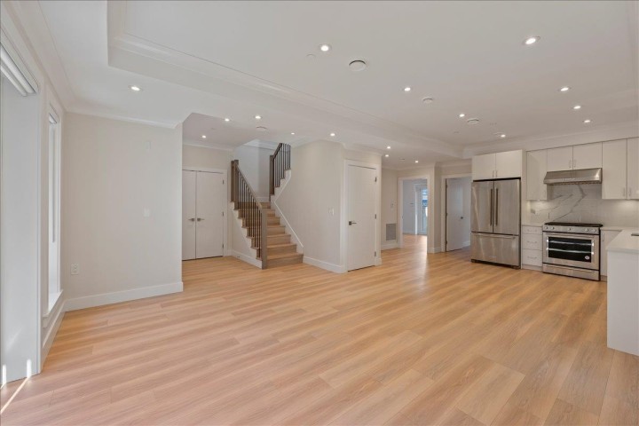 Photo 14 at 4852 Slocan Street, Collingwood VE, Vancouver East