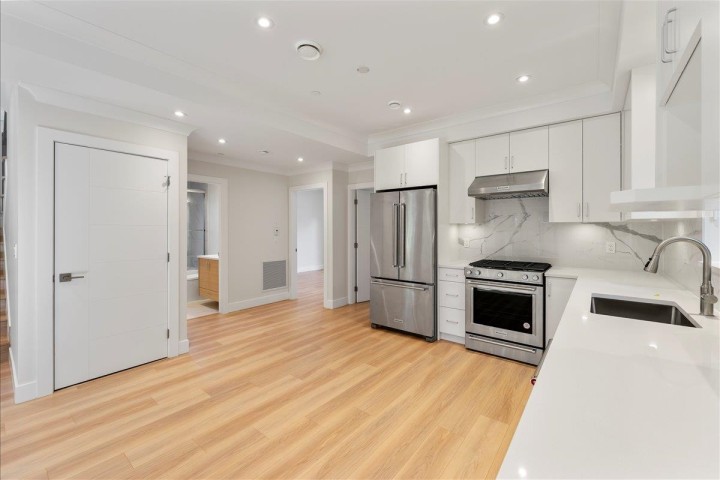 Photo 11 at 4852 Slocan Street, Collingwood VE, Vancouver East