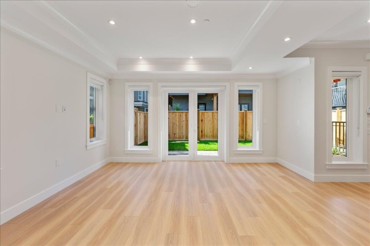 Photo 8 at 4852 Slocan Street, Collingwood VE, Vancouver East