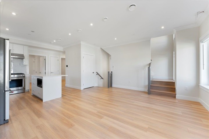 Photo 12 at 4856 Slocan Street, Collingwood VE, Vancouver East