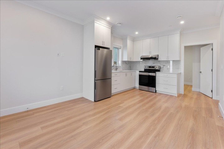 Photo 7 at 4856 Slocan Street, Collingwood VE, Vancouver East