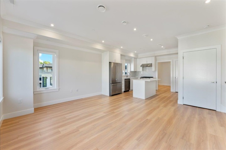 Photo 9 at 4856 Slocan Street, Collingwood VE, Vancouver East