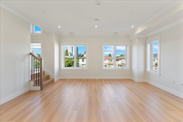 Photo 4 at 4856 Slocan Street, Collingwood VE, Vancouver East