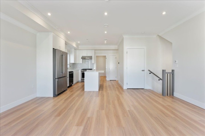 Photo 8 at 4856 Slocan Street, Collingwood VE, Vancouver East