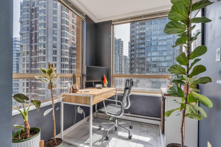 Photo 10 at 1405 - 822 Homer Street, Downtown VW, Vancouver West