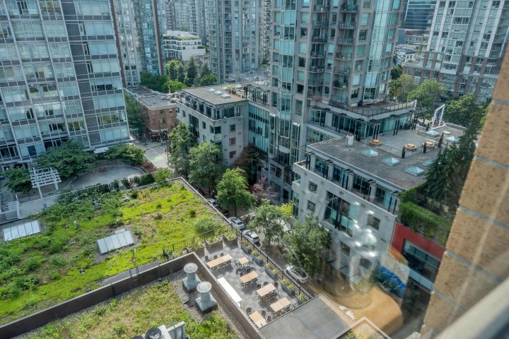 Photo 15 at 1405 - 822 Homer Street, Downtown VW, Vancouver West