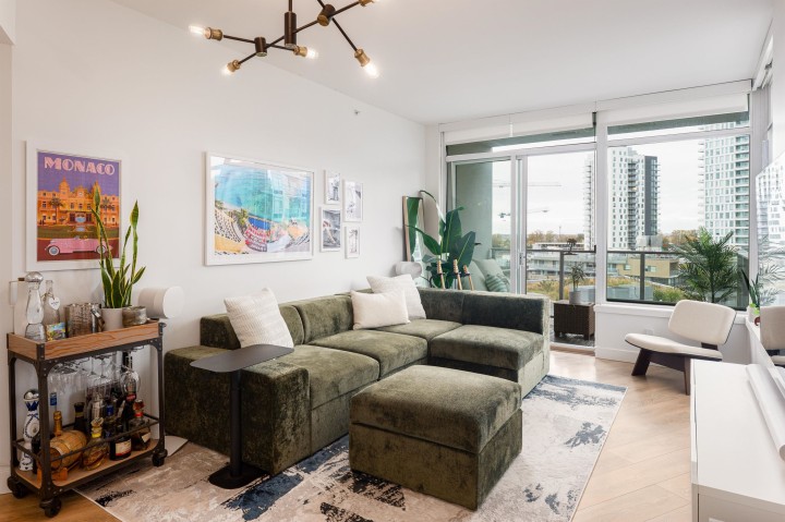 Photo 2 at 906 - 3557 Sawmill Crescent, South Marine, Vancouver East