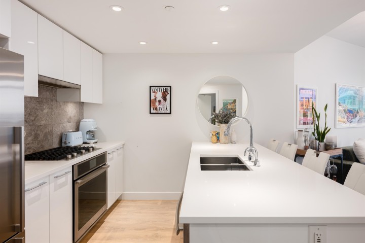 Photo 6 at 906 - 3557 Sawmill Crescent, South Marine, Vancouver East