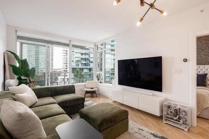 Photo 7 at 906 - 3557 Sawmill Crescent, South Marine, Vancouver East