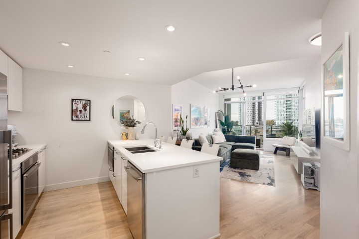 Photo 1 at 906 - 3557 Sawmill Crescent, South Marine, Vancouver East