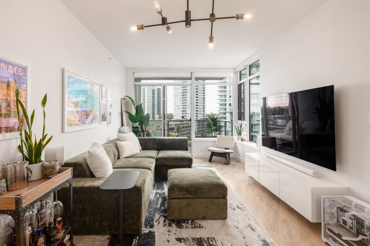 Photo 8 at 906 - 3557 Sawmill Crescent, South Marine, Vancouver East