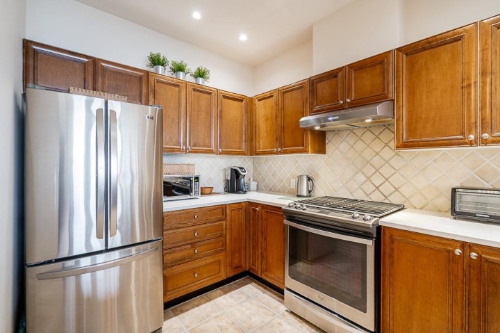 Photo 9 at 402 - 2175 Salal Drive, Kitsilano, Vancouver West