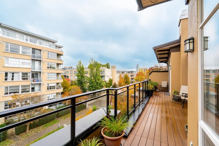 Photo 25 at 402 - 2175 Salal Drive, Kitsilano, Vancouver West