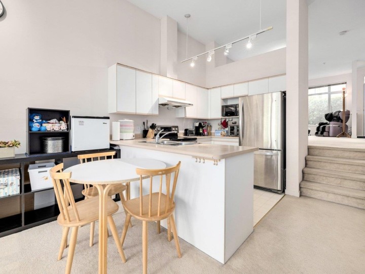 Photo 4 at 1 - 3576 Rainier Place, Champlain Heights, Vancouver East