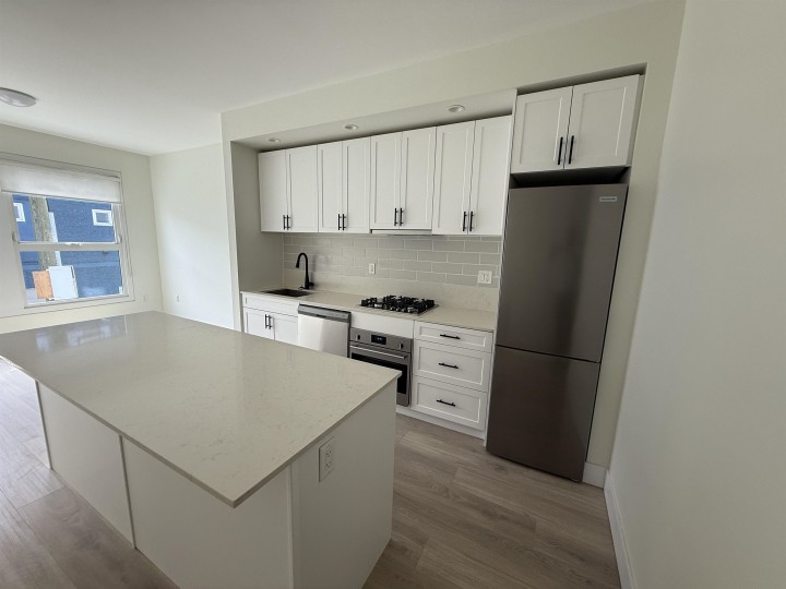 Photo 9 at 208 - 626 Alexander Street, Strathcona, Vancouver East