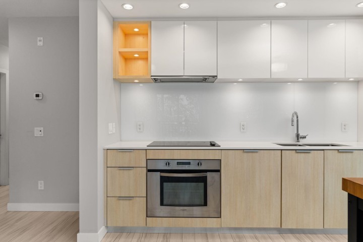 Photo 4 at 207 - 111 E 3rd Street, Lower Lonsdale, North Vancouver