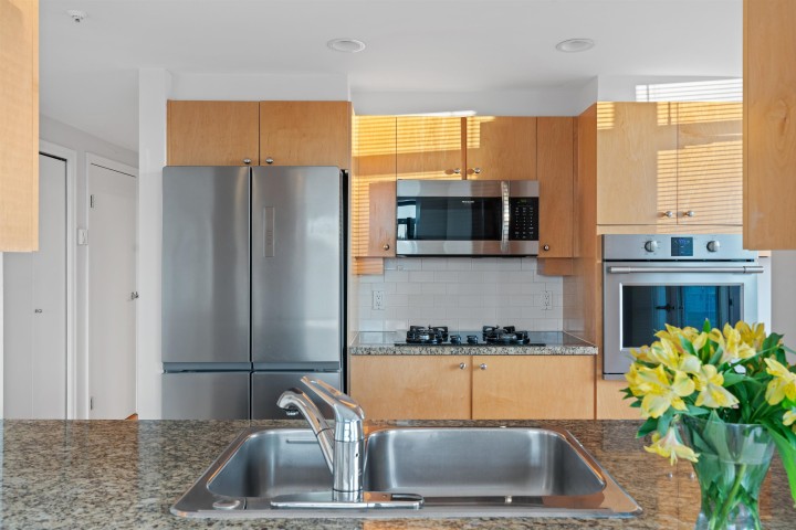 Photo 22 at 504 - 1790 Bayshore Drive, Coal Harbour, Vancouver West