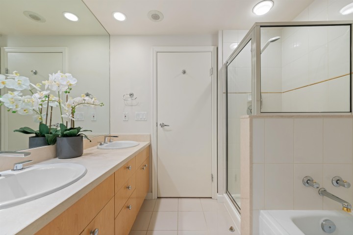 Photo 28 at 504 - 1790 Bayshore Drive, Coal Harbour, Vancouver West