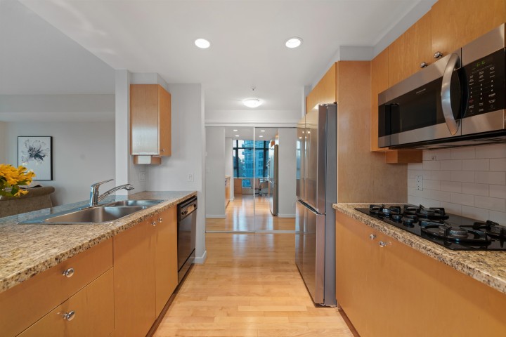 Photo 20 at 504 - 1790 Bayshore Drive, Coal Harbour, Vancouver West