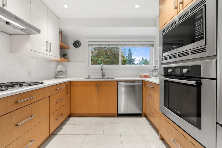 Photo 11 at 1155 Tatlow Avenue, Norgate, North Vancouver