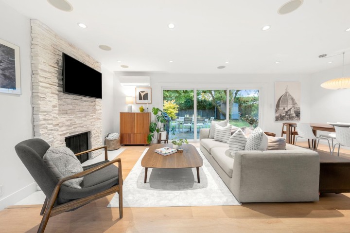 Photo 4 at 1155 Tatlow Avenue, Norgate, North Vancouver