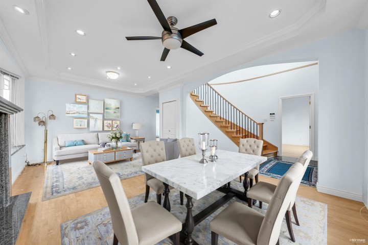 Photo 3 at 213 W 28th Street, Upper Lonsdale, North Vancouver