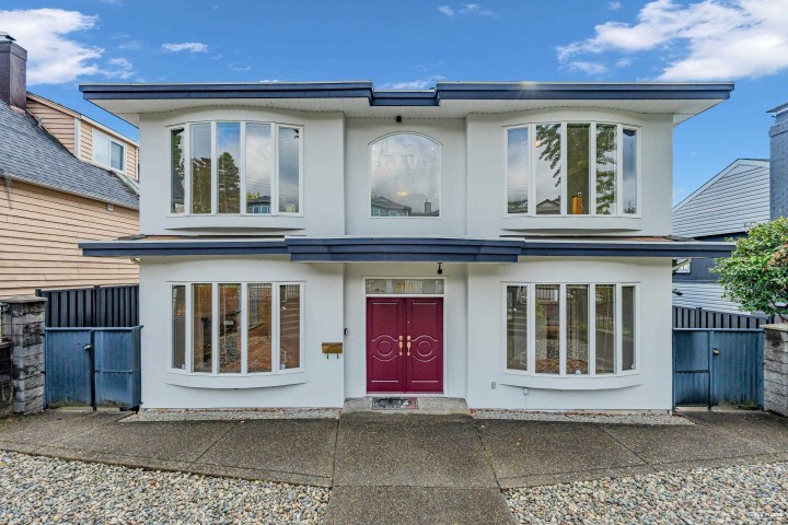 Photo 1 at 213 W 28th Street, Upper Lonsdale, North Vancouver