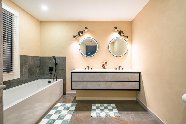 Photo 23 at 594 Craigmohr Drive, Glenmore, West Vancouver