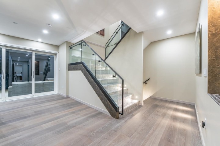 Photo 27 at 594 Craigmohr Drive, Glenmore, West Vancouver