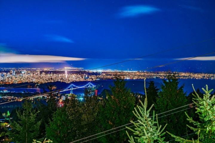 Photo 2 at 594 Craigmohr Drive, Glenmore, West Vancouver